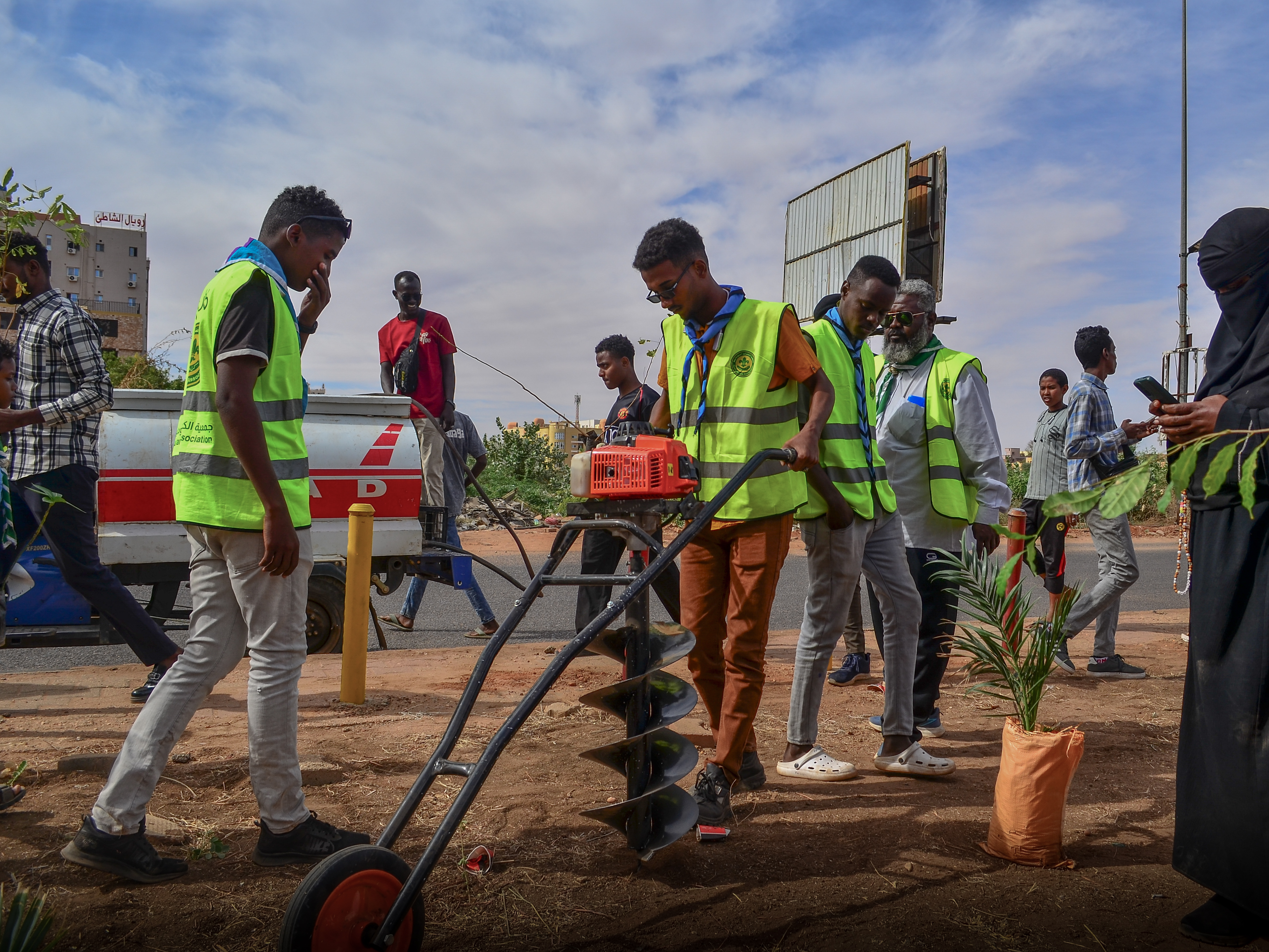 متطوع 11